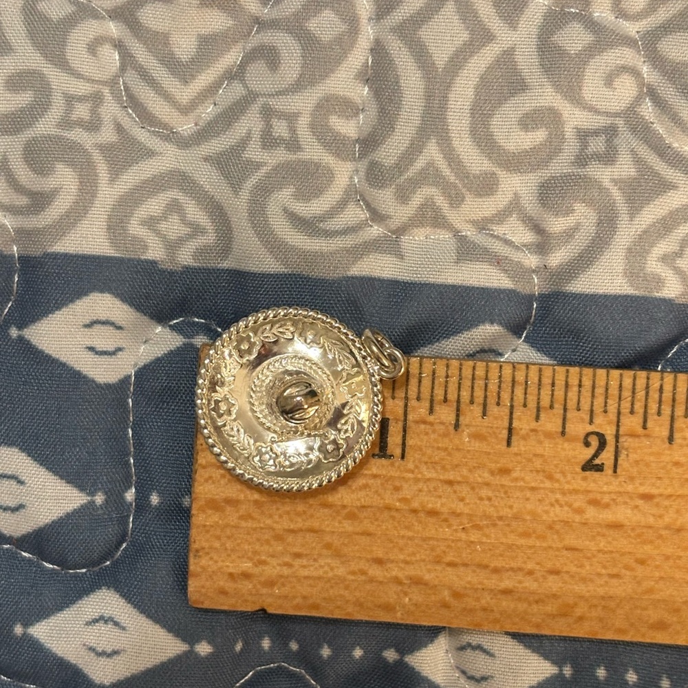 Sterling silver sombrero pendant - Picture 2 of 4